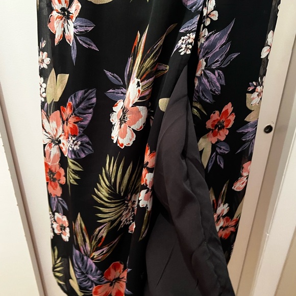 Never worn Patrons of Peace women’s large Black, purple, Red Floral maxi Dress - Picture 5 of 5